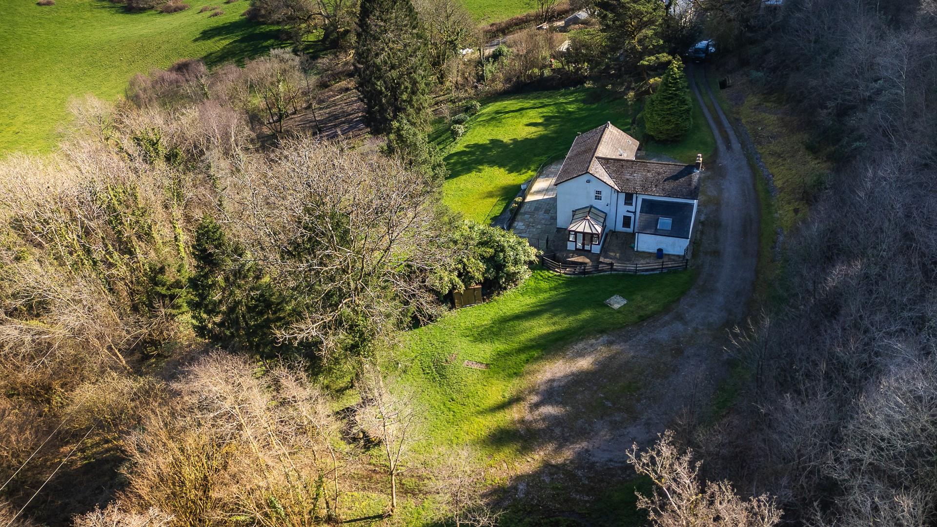 Ty Isaf, Main Road, Gwaelod-Y-Garth, Cardiff, CF15 9HJ